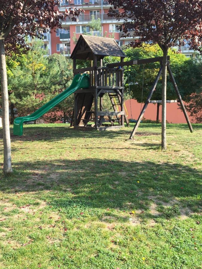 Brand New Apartment. Parking Spot Included! Братислава Экстерьер фото